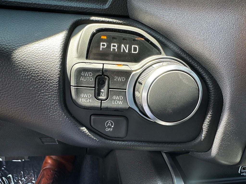2026 RAM 1500 RAM 1500 BIG HORN QUAD CAB 4X4 6'4' BOX