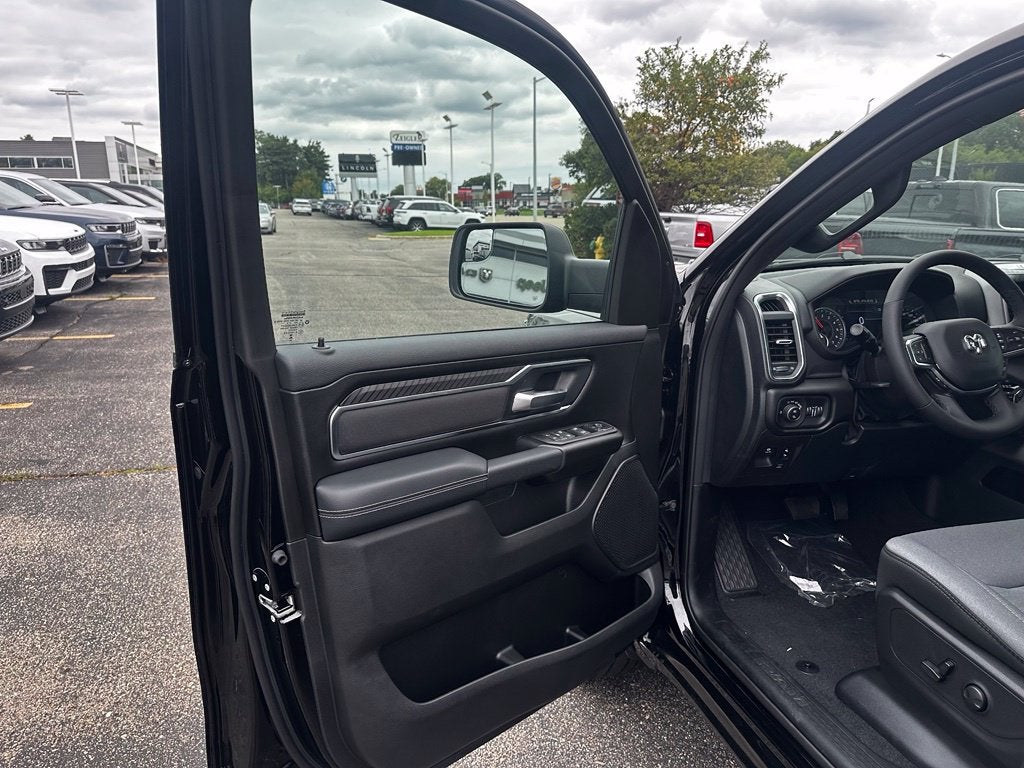 2027 RAM 1500 Big Horn/Lone Star