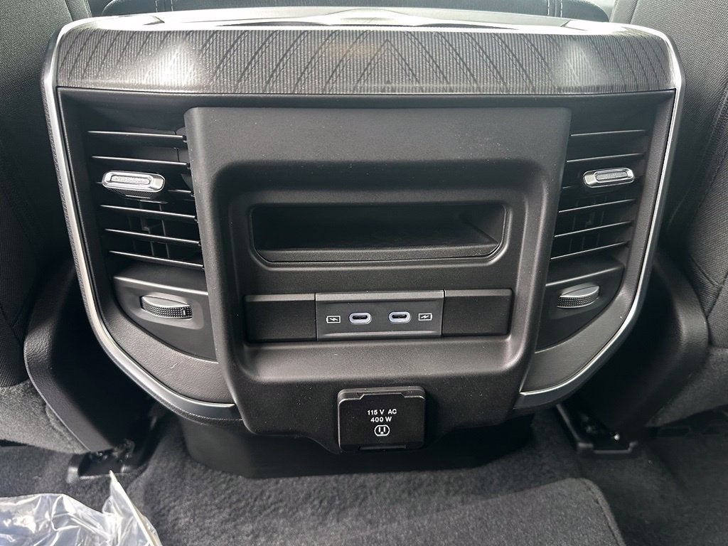 2027 RAM 1500 Big Horn/Lone Star