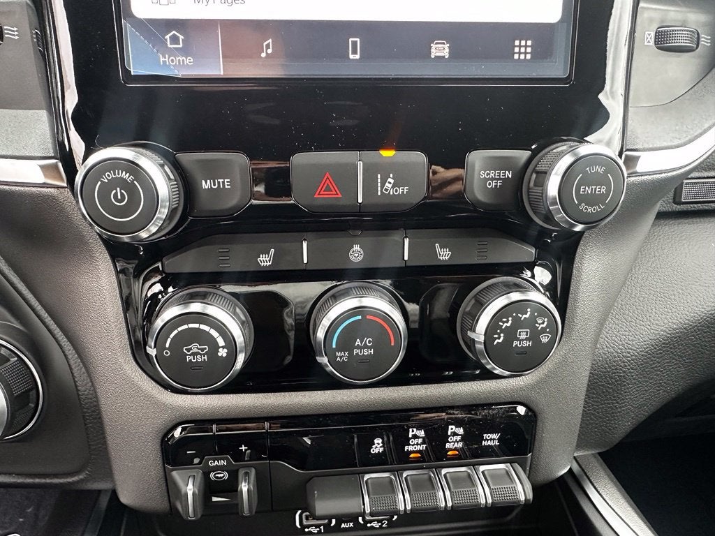 2027 RAM 1500 Big Horn/Lone Star