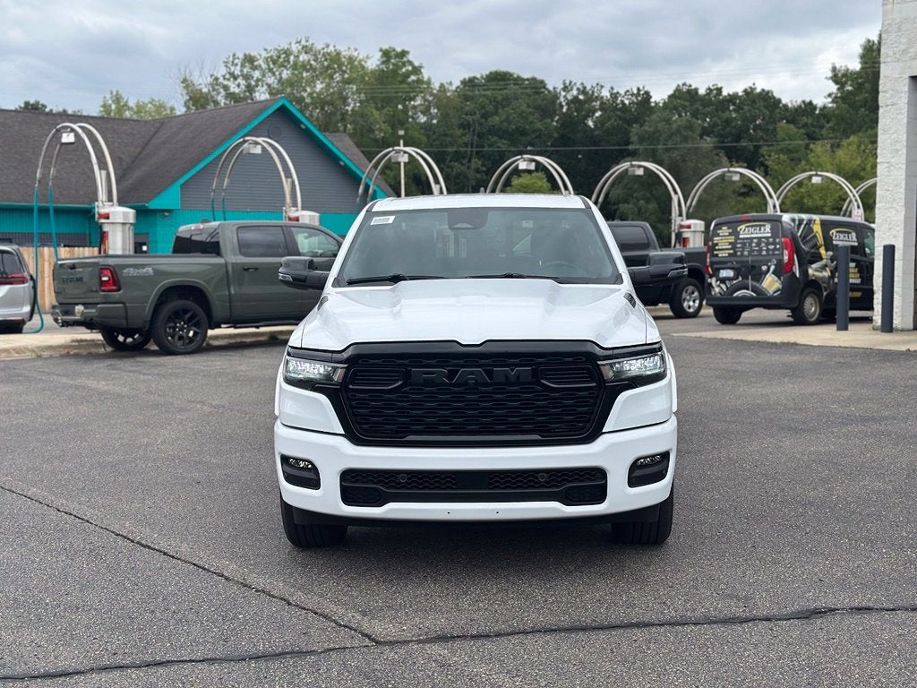 2027 RAM 1500 Big Horn/Lone Star