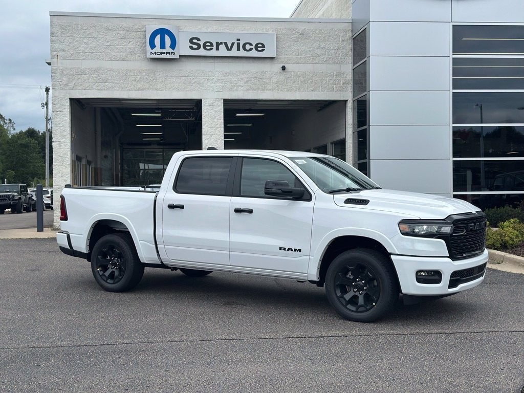 2027 RAM 1500 Big Horn/Lone Star