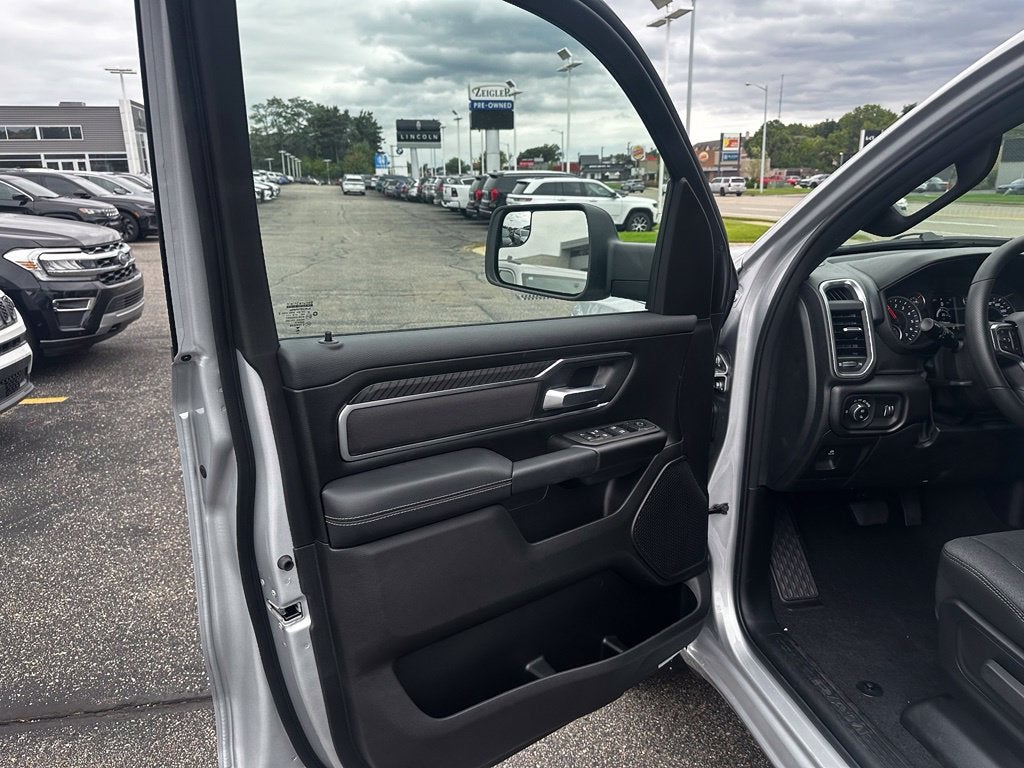 2027 RAM 1500 Big Horn/Lone Star