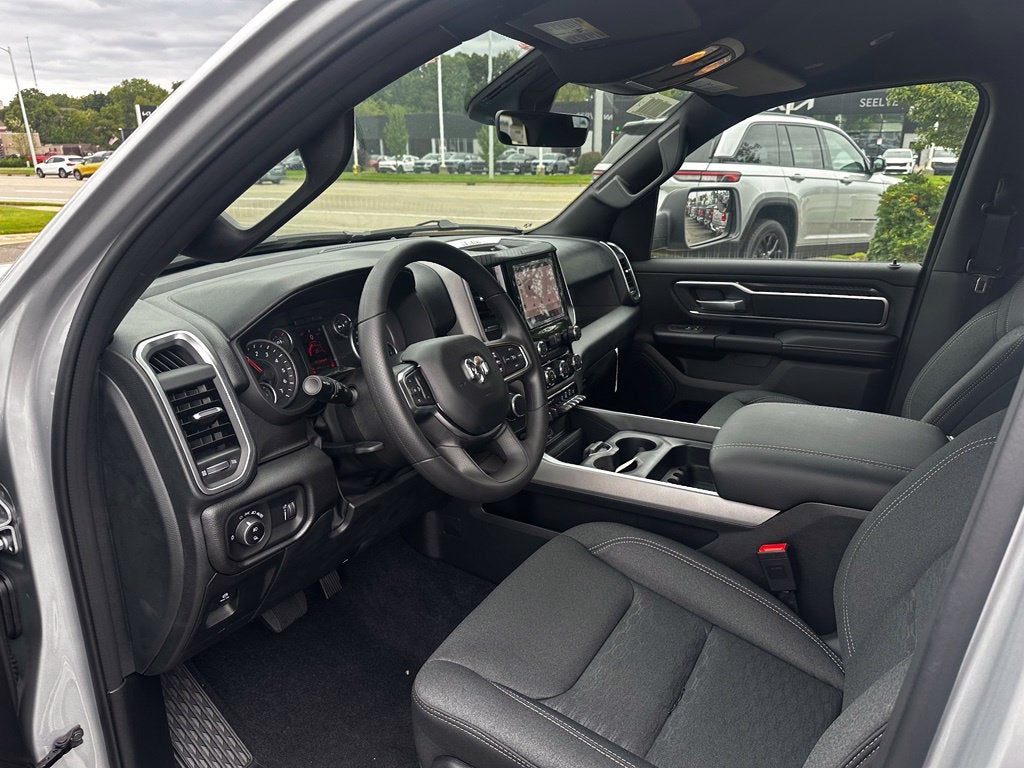 2027 RAM 1500 Big Horn/Lone Star