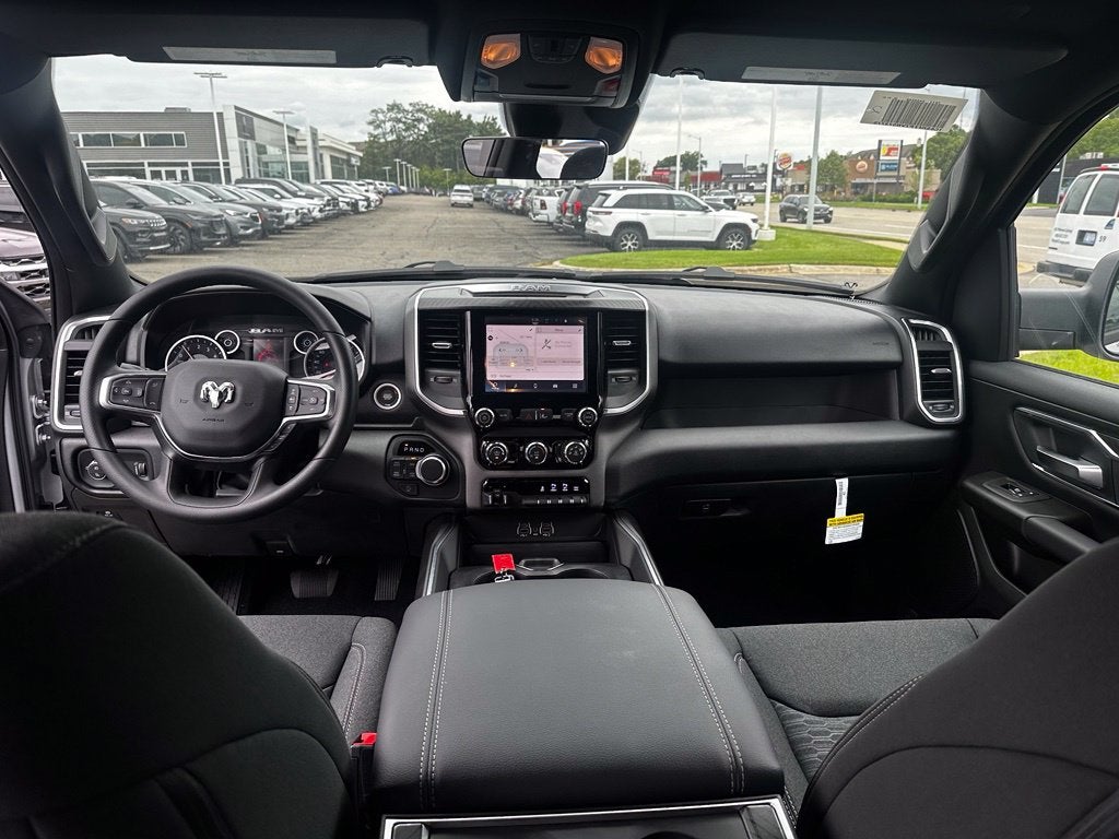 2027 RAM 1500 Big Horn/Lone Star
