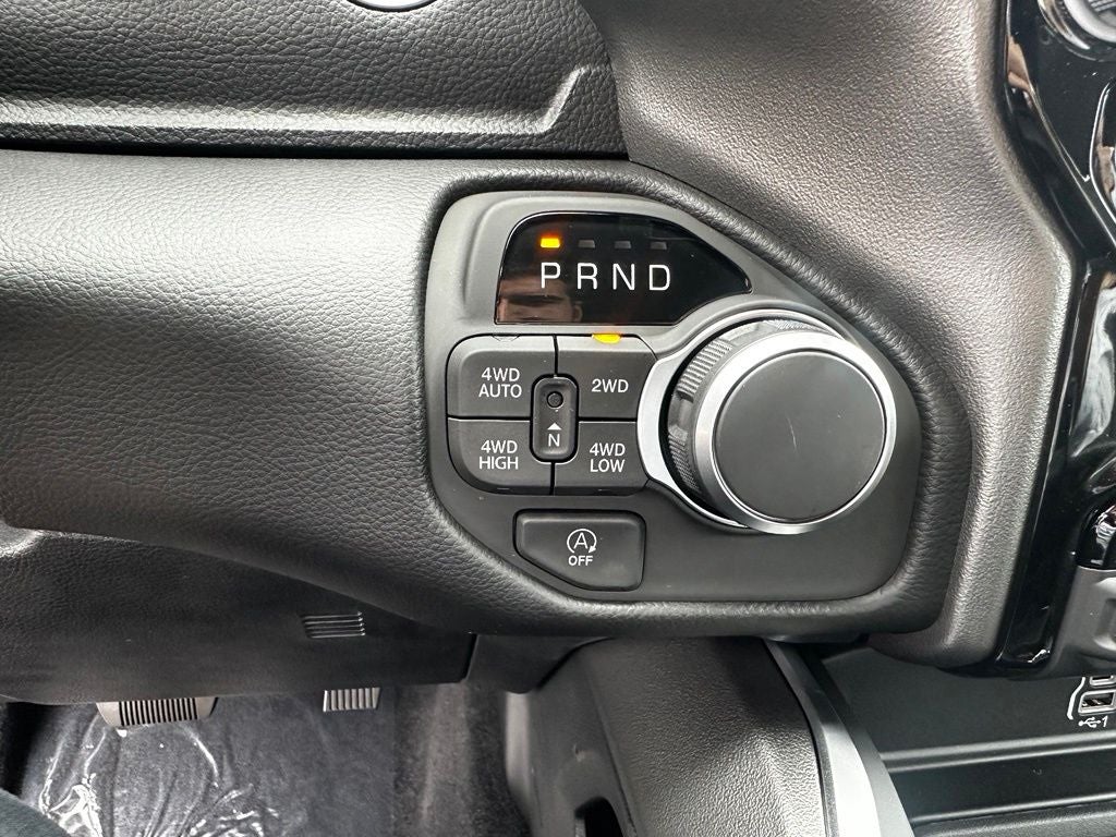 2027 RAM 1500 Big Horn/Lone Star