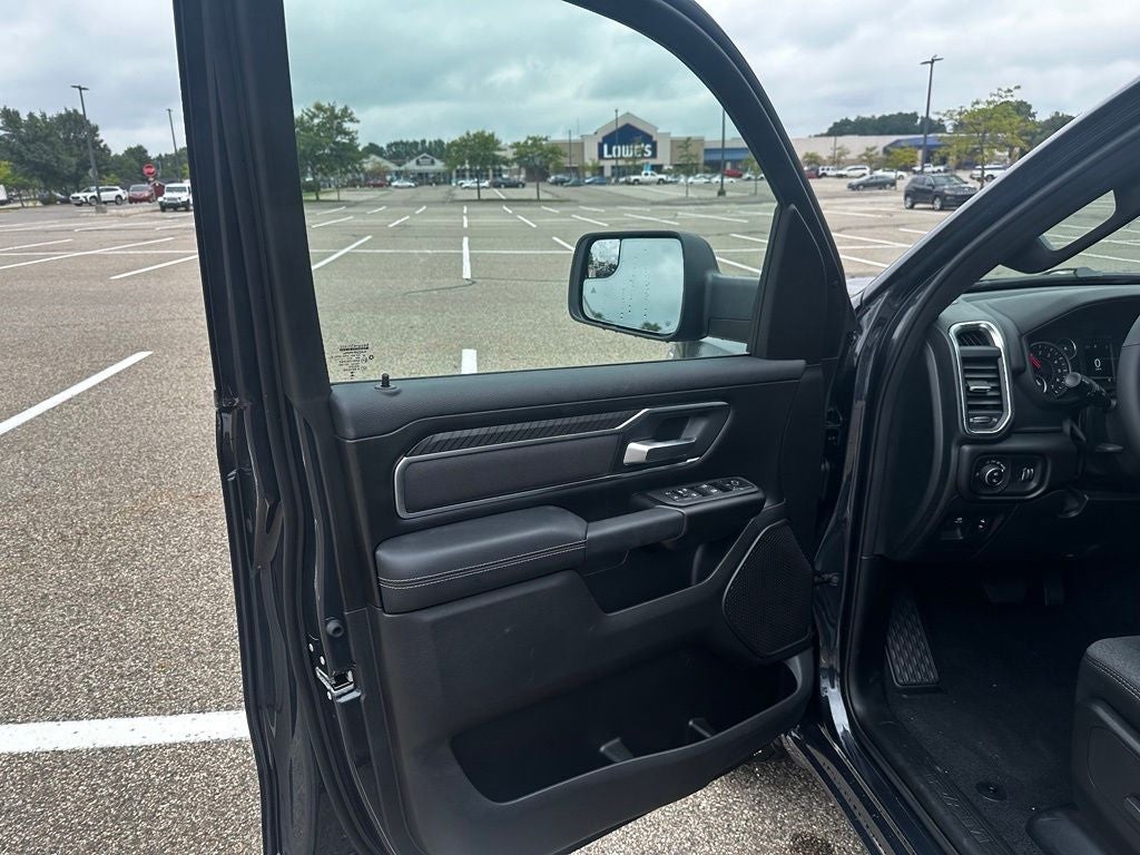 2027 RAM 1500 Big Horn/Lone Star
