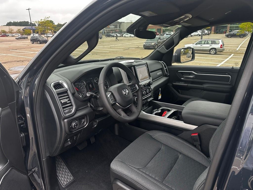 2027 RAM 1500 Big Horn/Lone Star