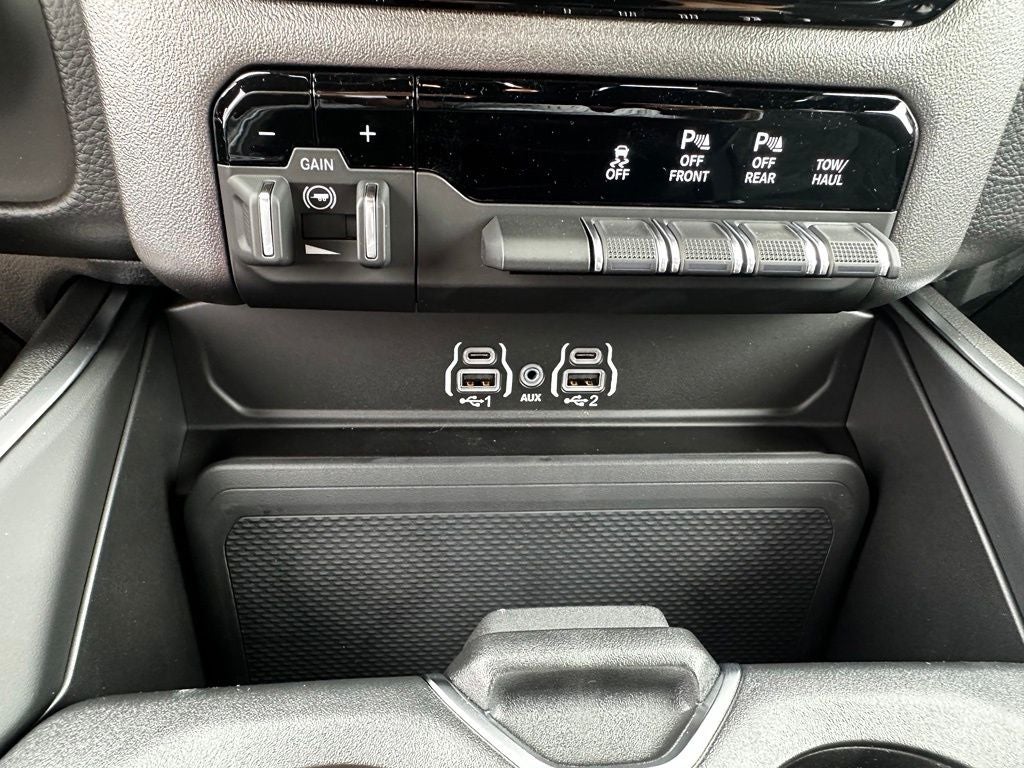 2027 RAM 1500 Big Horn/Lone Star