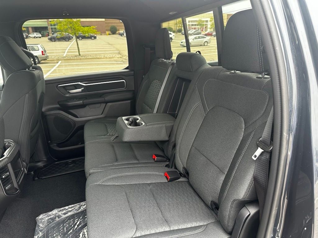 2027 RAM 1500 Big Horn/Lone Star
