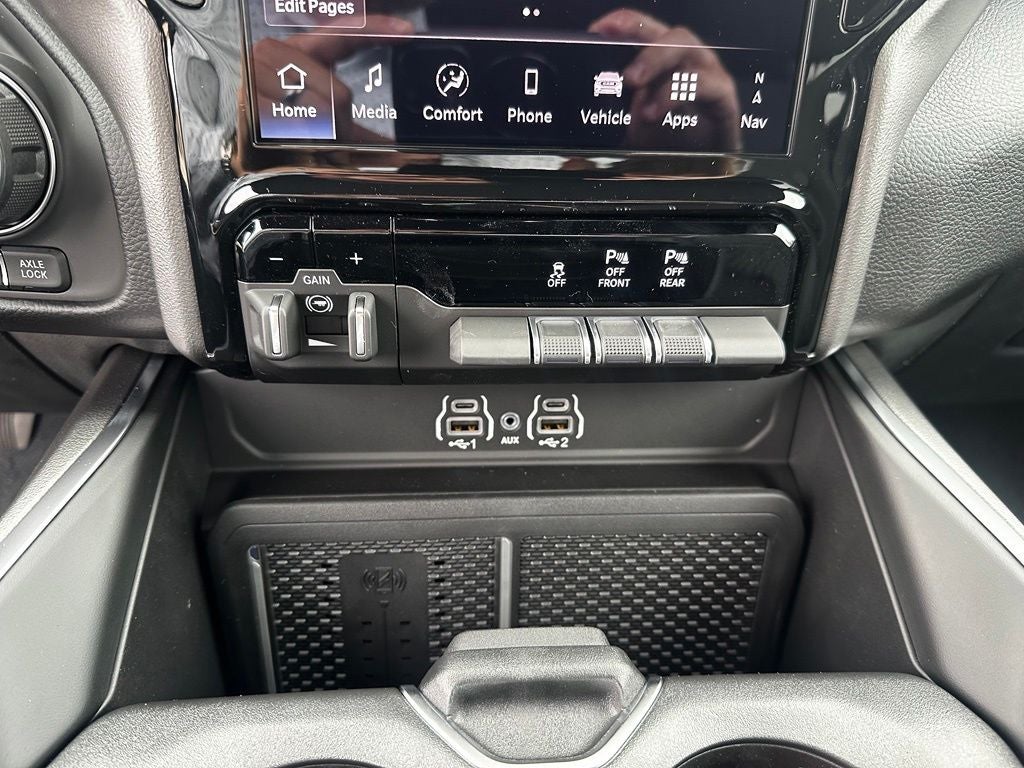 2027 RAM 1500 Big Horn/Lone Star