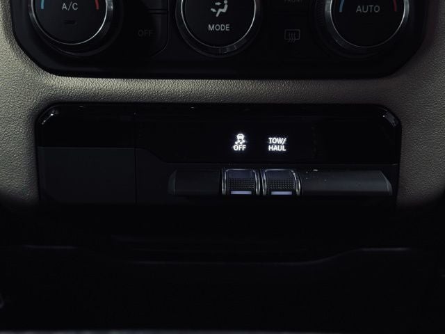 2022 RAM 1500 Laramie Crew Cab 4x4 5'7' Box