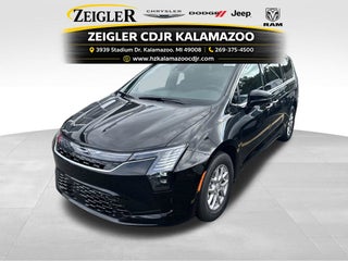 2027 Chrysler Pacifica Select
