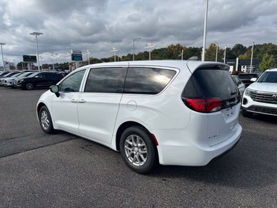 2027 Chrysler Pacifica LX