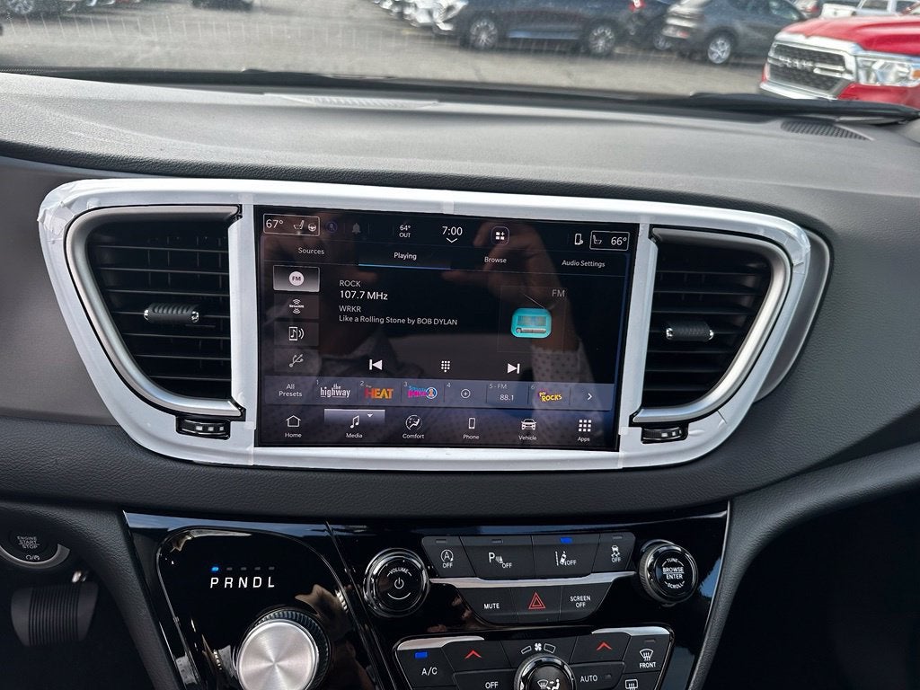2027 Chrysler Pacifica LX