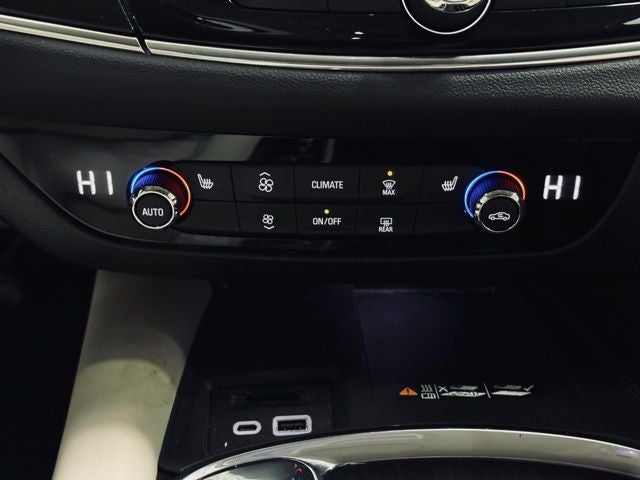 2023 Buick Enclave Essence AWD