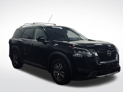 2023 Nissan Pathfinder SL 4WD