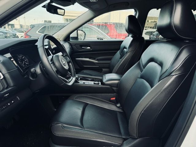 2023 Nissan Pathfinder SL 4WD