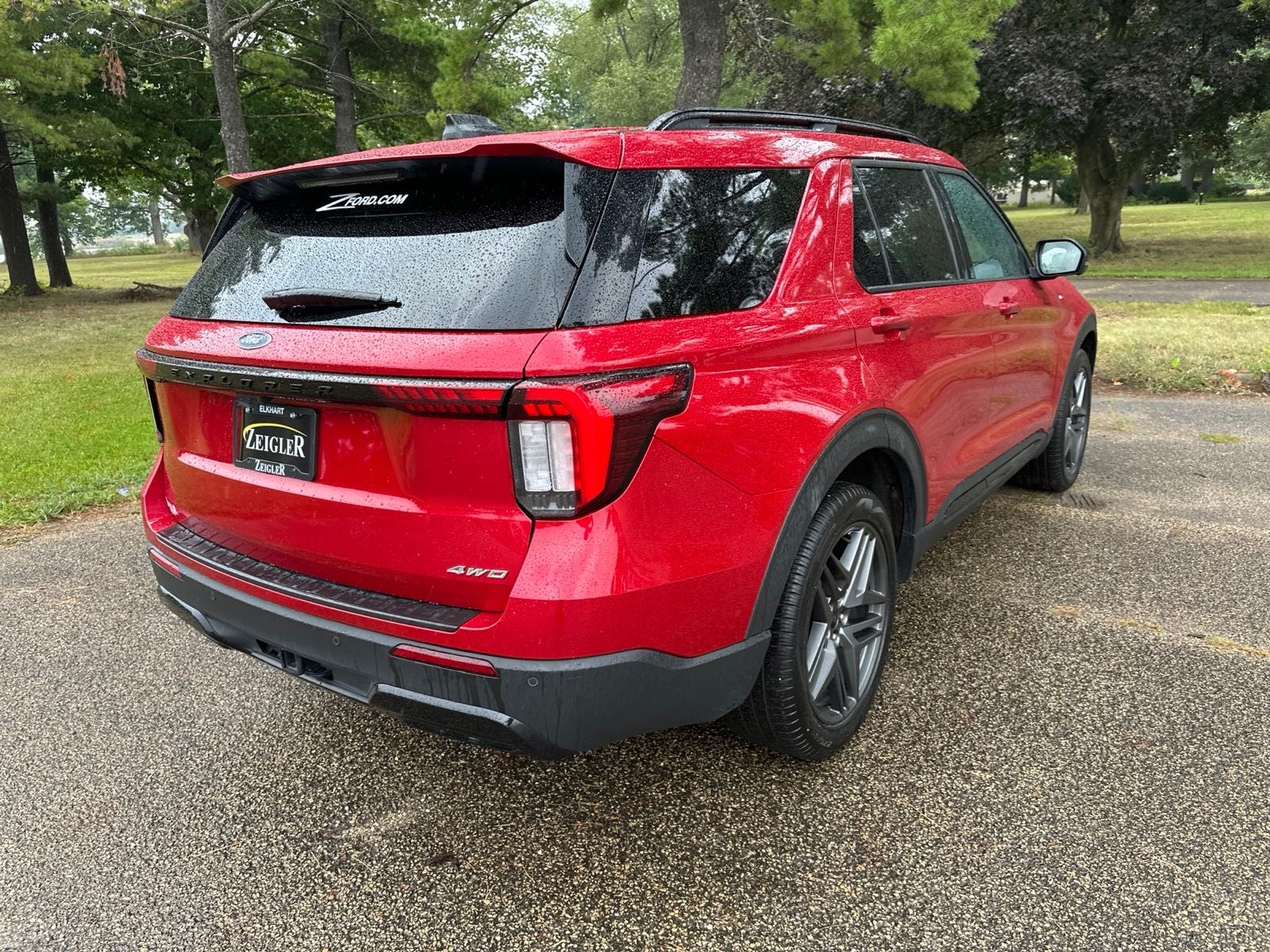 2025 Ford Explorer ST-Line