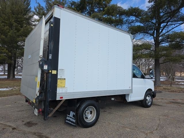 2009 Chevrolet Express 3500 Work Van Cutaway