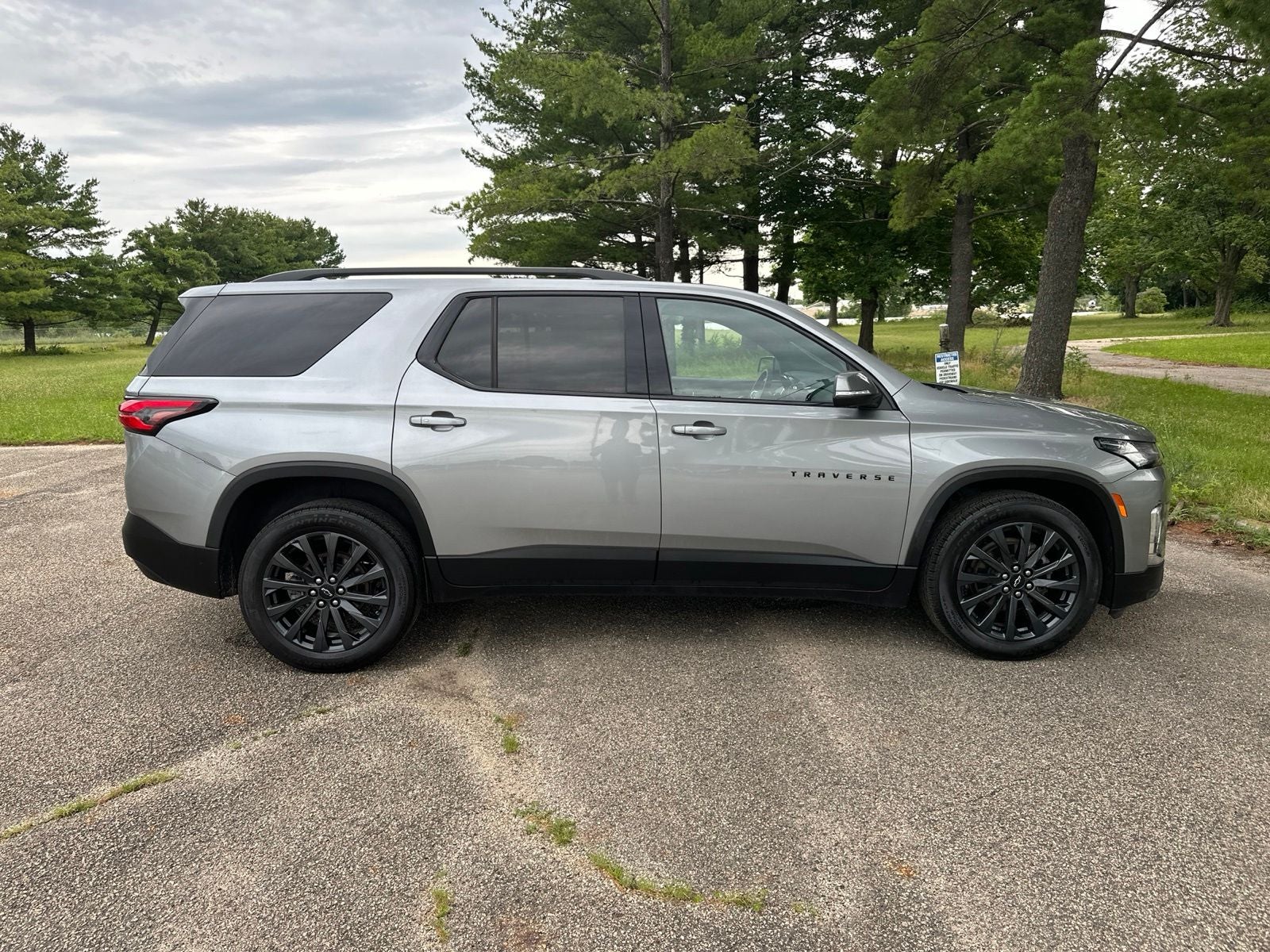 2023 Chevrolet Traverse RS