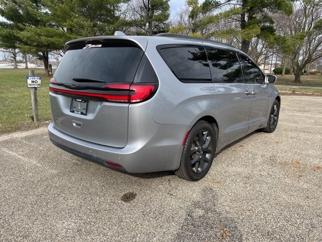 2021 Chrysler Pacifica Touring