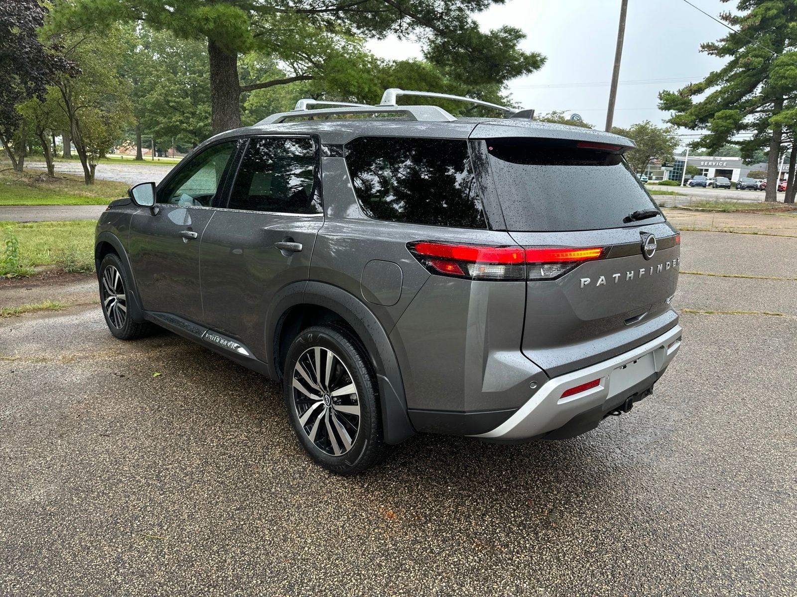 2025 Nissan Pathfinder Platinum