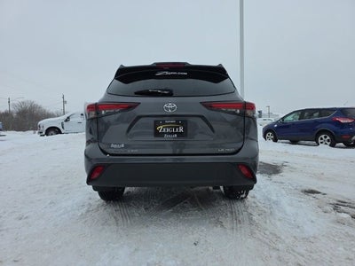 2024 Toyota Highlander LE