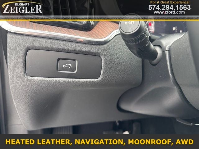 2024 Volvo XC60 B5 Plus Dark Theme