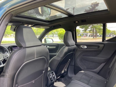 2025 Volvo XC40 B5 Plus Dark Theme