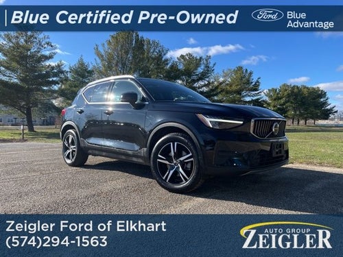2025 Volvo XC40 B5 Core