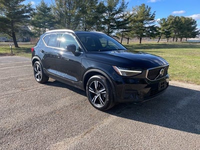 2025 Volvo XC40 B5 Core