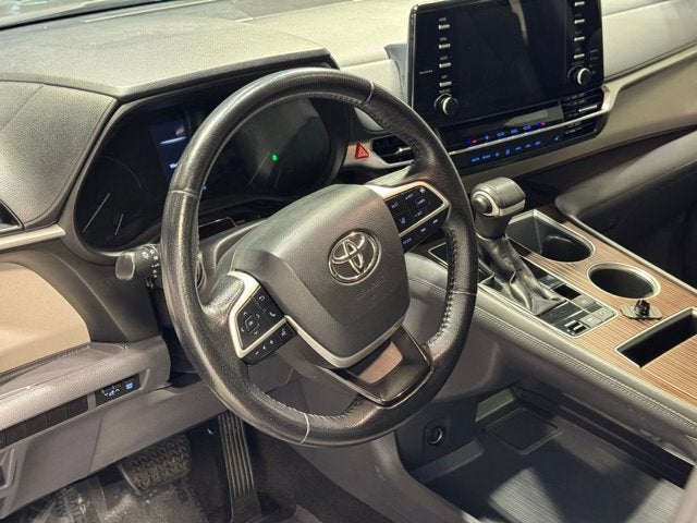 2021 Toyota Sienna XLE