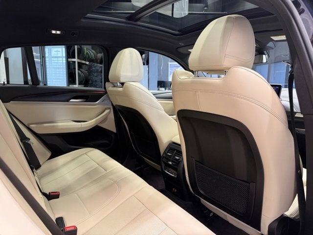 2023 BMW X4 xDrive30i