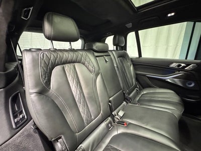 2025 BMW X7 M60i