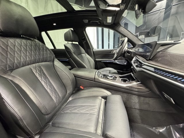 2025 BMW X7 M60i