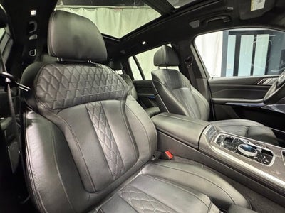 2025 BMW X7 M60i