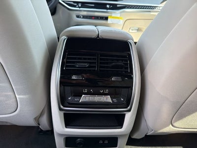 2027 BMW X7 M60i