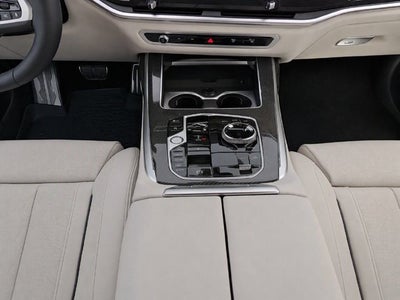 2027 BMW X7 M60i