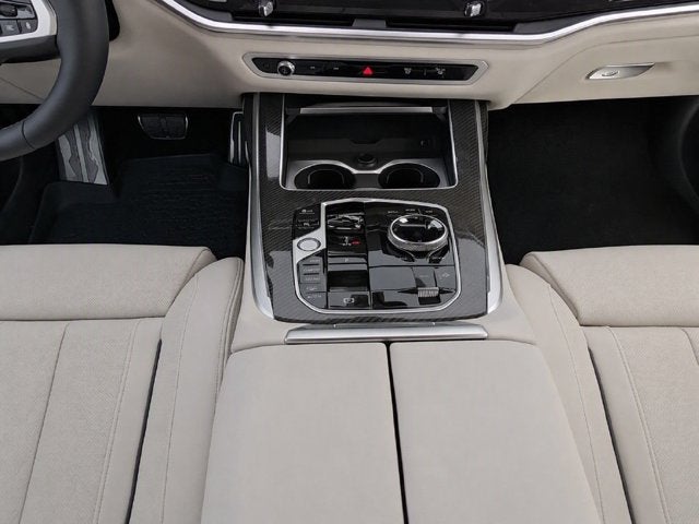 2027 BMW X7 M60i