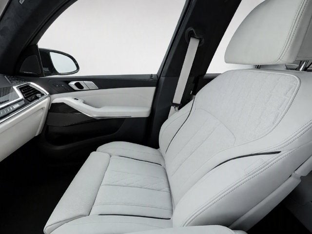 2027 BMW X7 M60i
