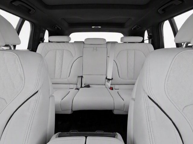 2027 BMW X7 M60i