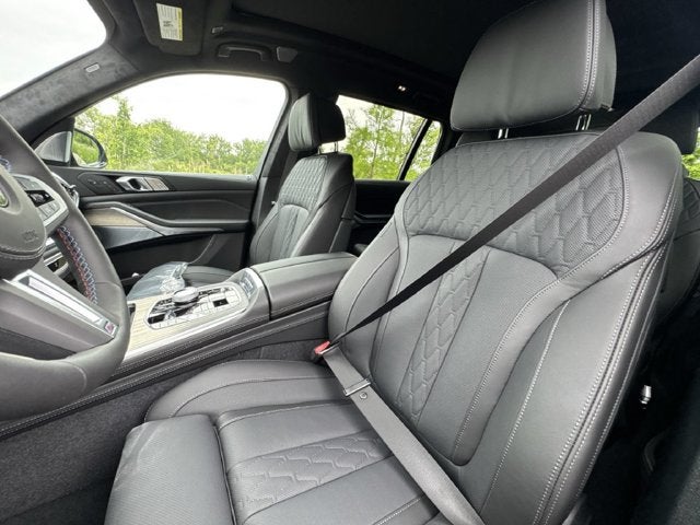 2027 BMW X7 M60i