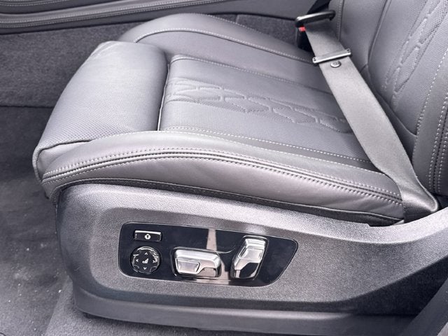 2027 BMW X7 M60i