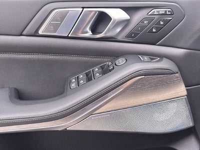 2027 BMW X7 M60i
