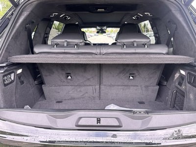 2027 BMW X7 M60i
