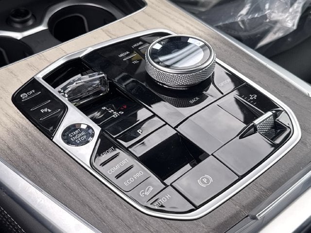 2027 BMW X7 M60i