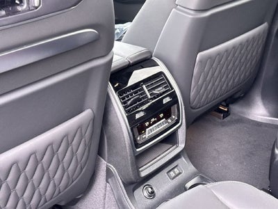 2027 BMW X7 M60i