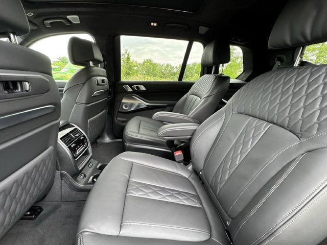 2027 BMW X7 M60i