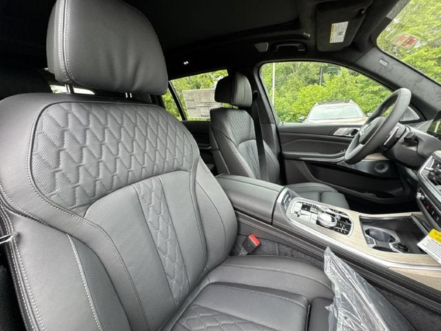 2027 BMW X7 M60i